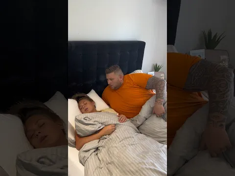 Rien à faire pour la réveillée 😂😂😂