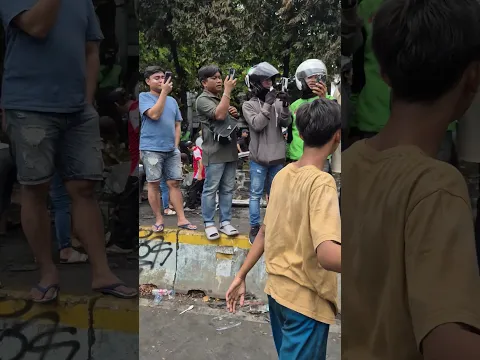 BANGKE MOBIL DINAS DI JARAH WARGA #demo2025 #demodpr #demobrimob