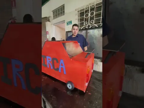 mi carro de madera 🚘 #comedia #humor #comedy #suscribete 💥#carros