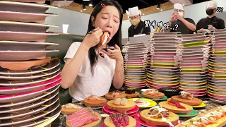 "손님.. 알래스카 곰도 초밥 100개 먹으면 토해요..." 직원분들이 기겁한 회전초밥 먹방🍣 ㅣConveyor Belt Sushi MUKBANG