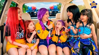 AS FILHAS DAS GUERREIRAS DO KPOP DERAM CARONA PARA AS HUNTRIX E FORAM PAUSADAS - Dancing car Ride