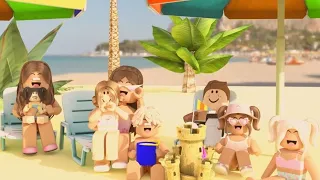 We Went On A *FAMILY VACATION* | Beach House | Bloxburg Family Roleplay | Roblox