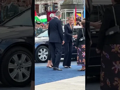 La horrible musculatura de Letizia Ortiz en los Premios Princesa a Asturias. #reinaletizia
