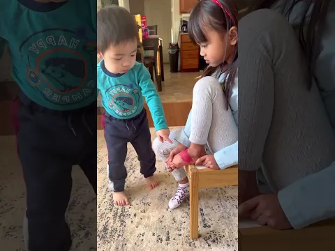 Baby brother love 👧🏻❤️👶🏻