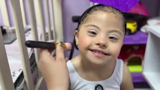 Será que ela dançou? Arrume-se com a Vitória para o espetáculo de ballet! 🩰