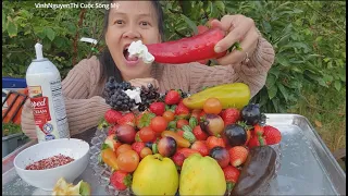 Ăn đại tiệc trái cây ăn quét sạch vườn dâu tây,ơt đen,táo ,nho đen,ớt vàng giant,ớt caramen,dưa hấu