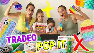 TRADEAMOS CON NUESTRAS HIJAS MATERIAL ESCOLAR POP IT! SE PELEAN MARTINA LLORA INTERCAMBIO FIFGET