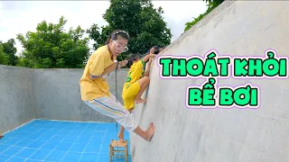 Thử Thách Dùng Mọi Cách Thoát Khỏi Bể Bơi