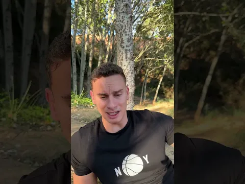 Cómo escapar de la mordida de un cocodrilo 🐊😅 #shorts