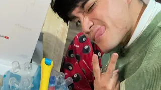 Abriendo el regalo secreto de YouTube 🎁👀 + haciendo plumones en vivo 🤩✨