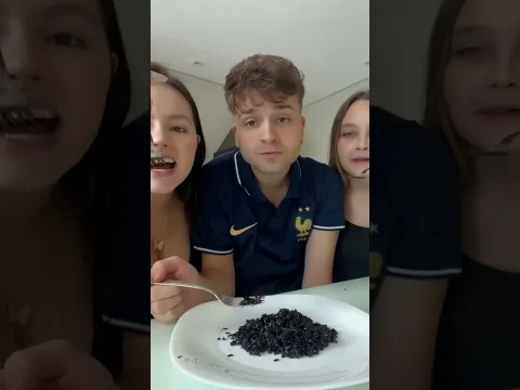 24 HORAS COMENDO só COMIDA PRETA