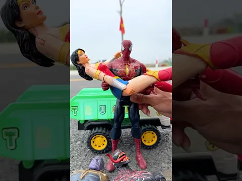 Spiderman saves his wife from Venom, Joker | Marvel Toys