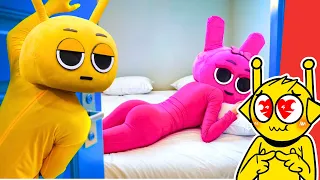 SIMON VE a PINKI en su HABITACION haciendo COSITAS en la VIDA REAL😱😱 (Simon Sprunki Incredibox)