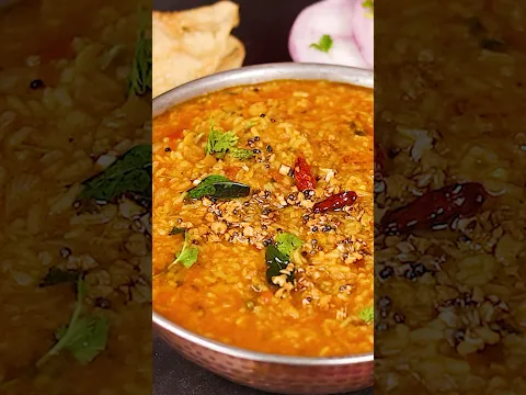 दिवसभर कितीही रेसिपी बघा रात्री करायला हेच बर वाटत | हॉटेलपेक्षा भारी डाळ खिचडी | DalKhichdi Madhura