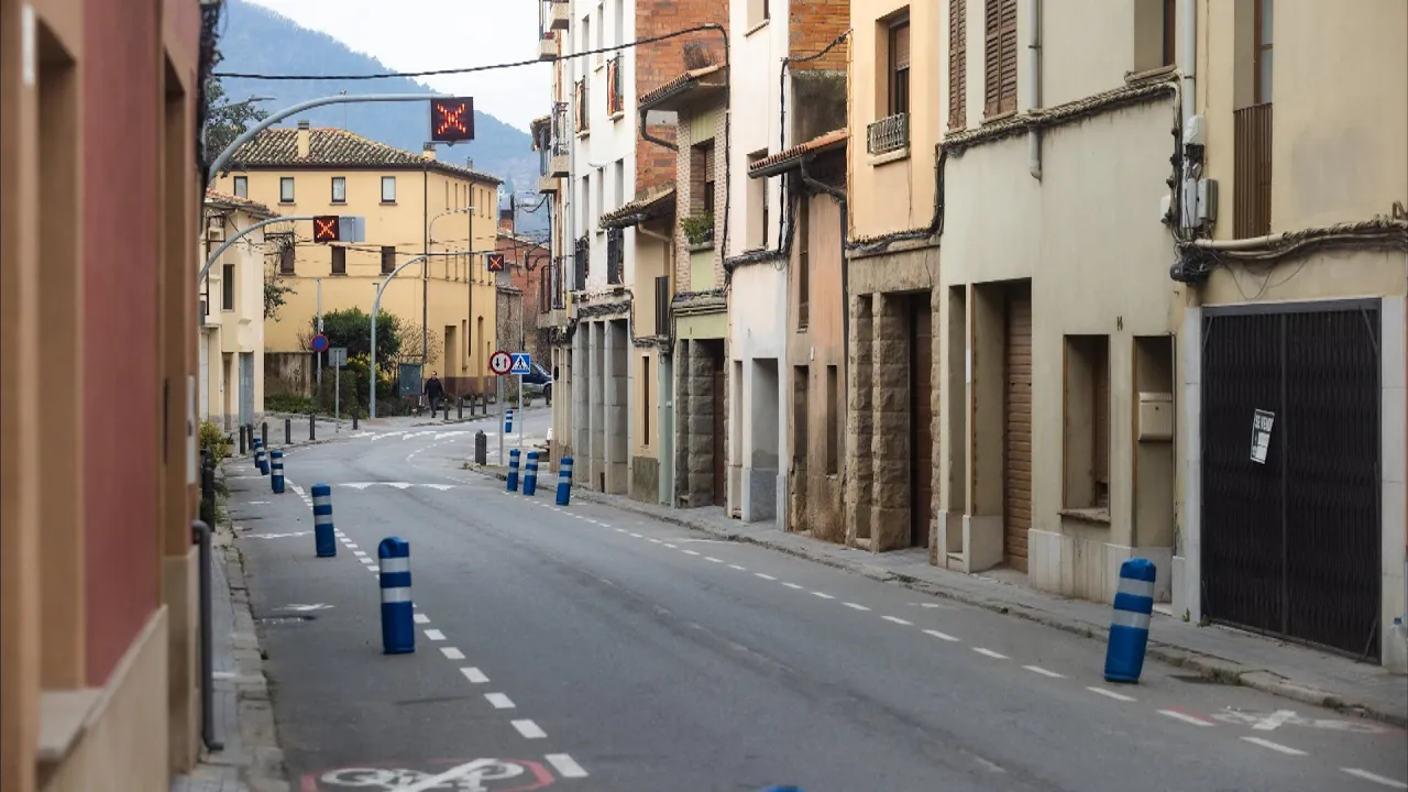 La reforma del carrer Major de la Guixa, més a prop