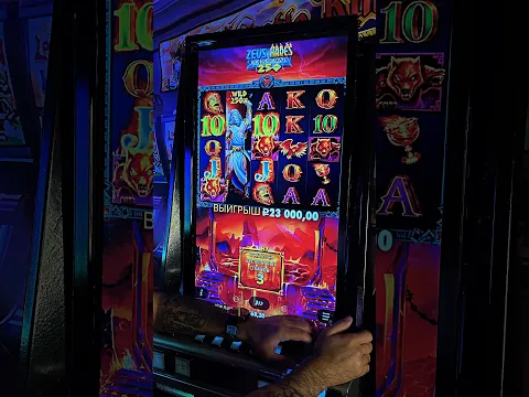 ВОТ ЭТО ДАААА!! ОХРЕНЕТЬ ZEUS VS HADES НАВАЛИВАЕТ КУЧУ БАБОСОВ!!! #shorts #casino