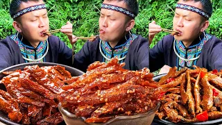 【ASMR MUKBANG】The guy challenged to eat spicy fish, one bite at a time