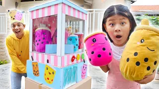 TUKANG MESIN CAPIT BONEKA BOBA KELILING di KAMPUNG, TARIK SAMPE JATUH !! Drama Lucu CnX Adventurers