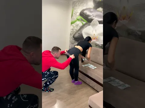 Лучший способ забрать деньги у девушки - #Shorts от Корявый VLOG - Денис Бубнов