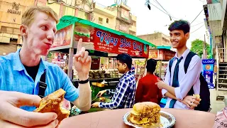 Indian student schools me at English 🇮🇳