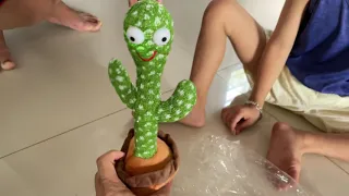 Đồ chơi xương rồng nhảy múa