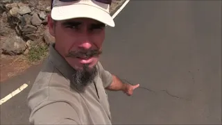Streets are full of cracks. Is a piece of the island breaking off? Watch ASAP! La Palma Live News