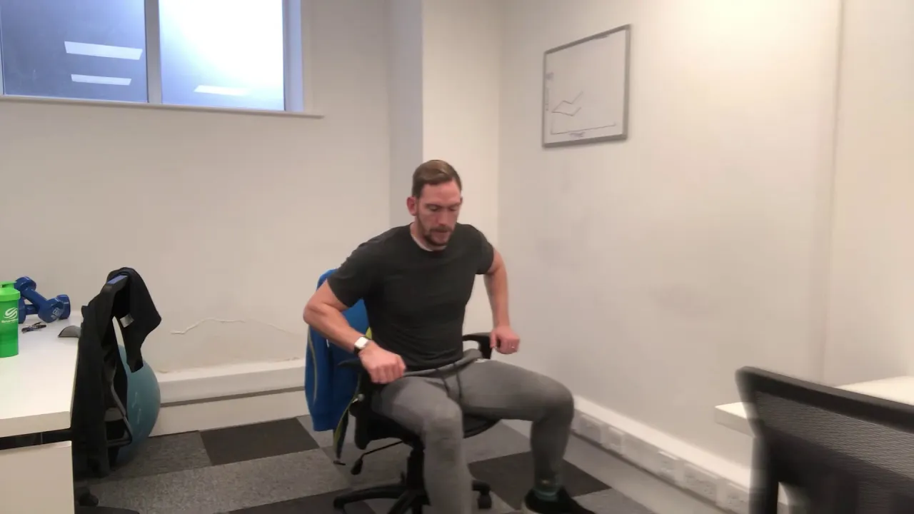 Image Étirement des quadriceps assis incliné Image Étirement des quadriceps assis incliné