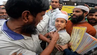 সামান্য পন্য নিয়ে অসামান্য পরিশ্রম।