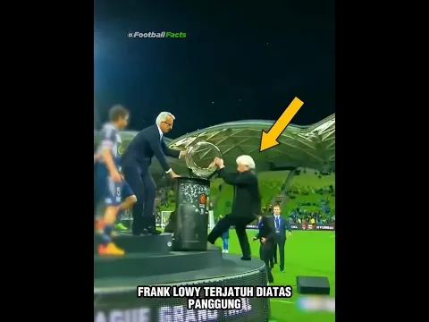 Pemain vs trophy 😂