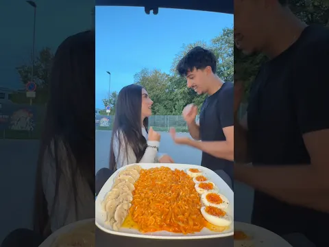 FOOD CHALLENGE WITH BULDAK🔥🍝 #foodchallenge #food #rockpaperscissors #scheresteinpapier #challenge