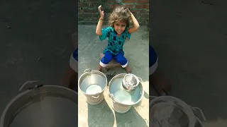 दिव्यांशी नहाने जा रही है 🙏🙏👍