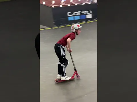 ТРЮКИ ПО УБЫВАНИЮ #трюкинасамокате #scootering