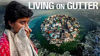 Surviving India's FLOATING SLUM 🤢