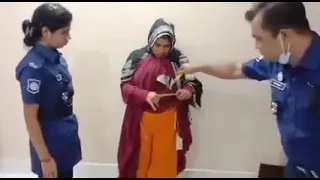 দেখেন কি অবস্থা এই মহিলার বুকের ভিতর থেকে এসব কি বের করা হলো || BD Police News Update