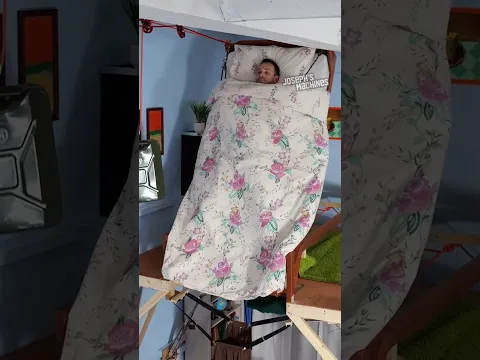 The boy's bed stands up on its own🤩 घर में सब ऑटोमेटिक हो जाता था #viralvideo #ytshorts