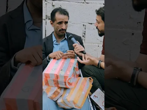 يتمنى يشوف أمه بعد غياب سنه وفجأة تحقق حلمه | شوف كيف يبكي بائع المناديل 🥺😍