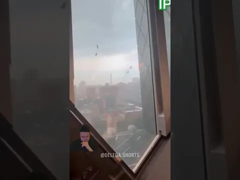 Люди парят в воздухе после ливня 😨🔥 #delega #шортс #shorts #новости #news