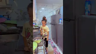 دونا بتساعدني الله يسعدك يابنتي