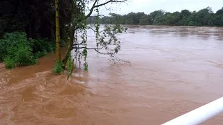 O RIO DA CIDADE ESTÁ TRANSBORDANDO - A ENCHENTE ESTÁ ACONTECENDO (Rio tubarão 04/05/22)