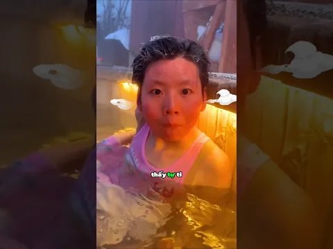Cô gái nhanh chóng thay đổi diện mạo sau khi thấy trai đẹp 😲
