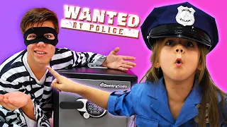 Nastya và Miya giả làm cảnh sát để bắt Artyom một tên trộm | Nastya Artem Mia VNM