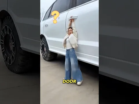 This_woman's_car_is_huge!_🚗😲