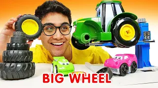 Hay que comprar una rueda para el tractor Johnny. Vídeos de juguetes. Inglés para niños.