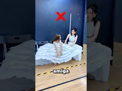 Esta Chica No Sabia Manejar Bien Su Vestido De Cumpleaños 😲