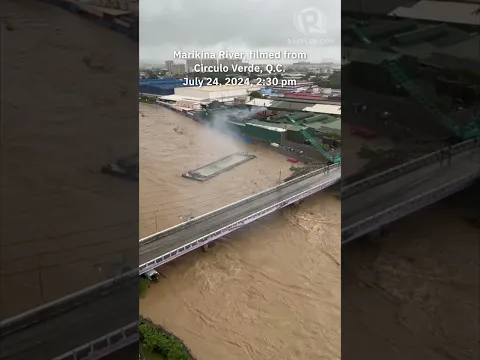 A barge narrowly misses a bridge on the Marikina River #carinaph #habagatph