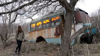 An Old Abandoned Camper Saved a Girl from the Cold Night