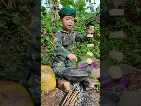 Survival Skills: SMART and USEFUL Ideas in the Jungle Cooking Instant Noodles #camping #survival