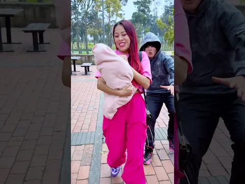MAMÁ DEJA SOLO A BEBÉ 😰 @LayaraOficialMusic @CAMILOAGUILLONN #layara #tendencia #viralshorts