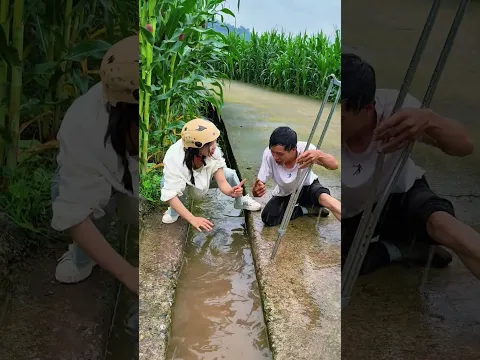 良い女性が助け​​てくれる #kindness