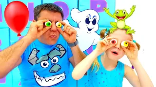 Nastya ouvre des boîtes surprises et apprend l'alphabet anglais avec son père